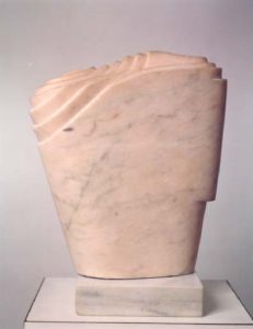 Sebastián Solar: Sin título (c. 1990). Mármol (33,5 x 16 x 16 cm)