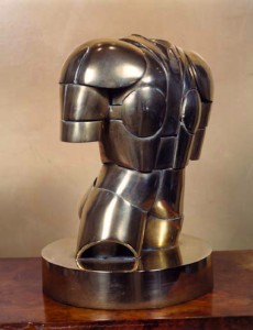 Miguel Ortíz Berrocal, Torero. Homenaje al niño de La Palma. Opus 116, 1972. Latón y acero (29 x 21 x 10 cm)